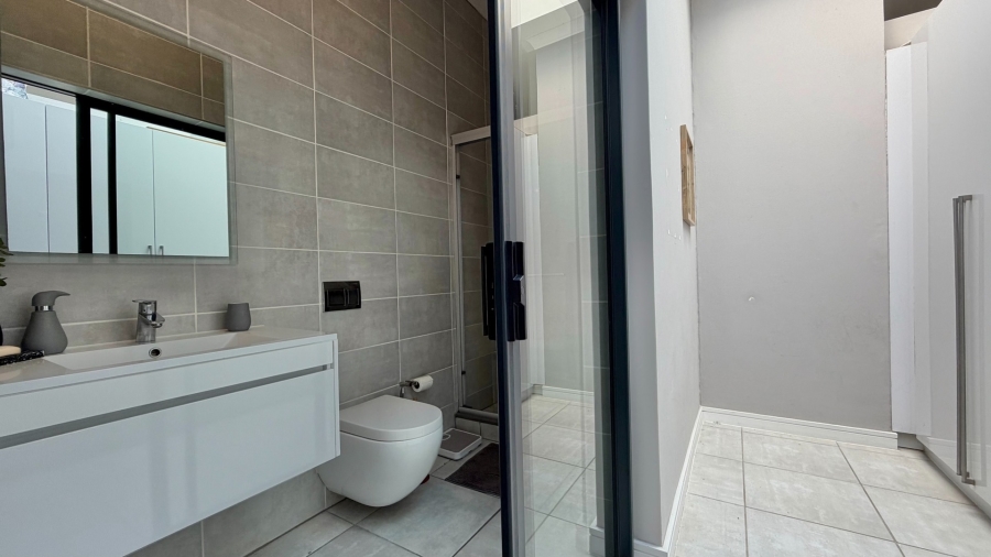 1 Bedroom Property for Sale in Paardevlei Western Cape